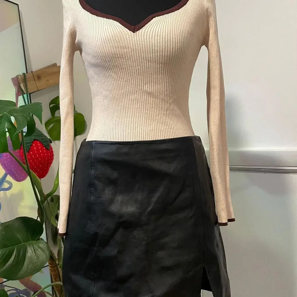 Lamarque lamb leather skirt size 6. originally $400 - Picture 4 of 8